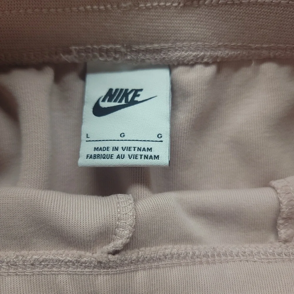 Nike sportswear tech